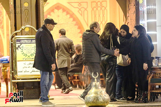 الفنان محمد الصاوى والفنان أحمد بدير يقدمون  العزاء  للفنانة بدرية طلبة