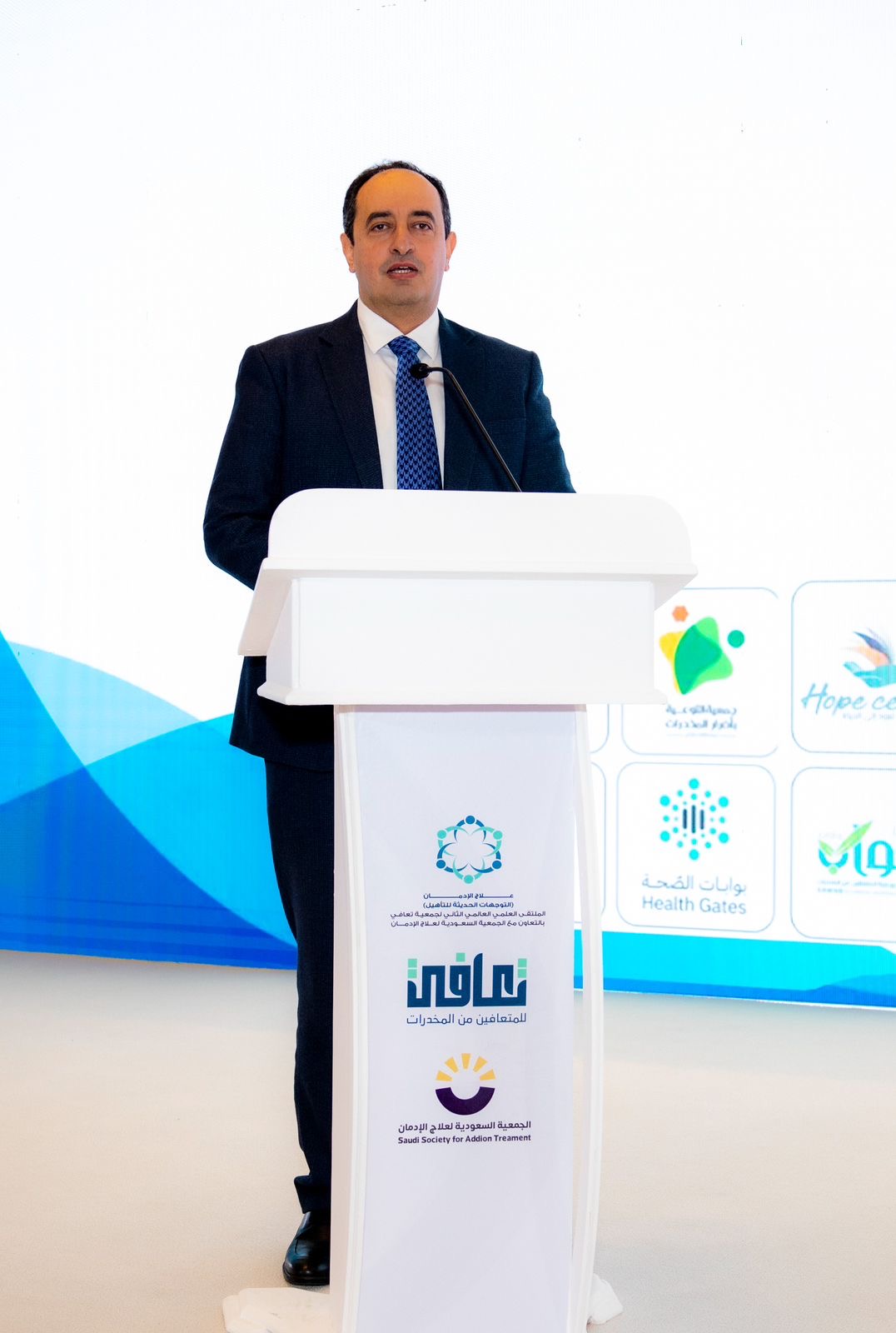 الدكتور عمرو عثمان مدير صندوق مكافحة وعلاج الادمان والتعاطى