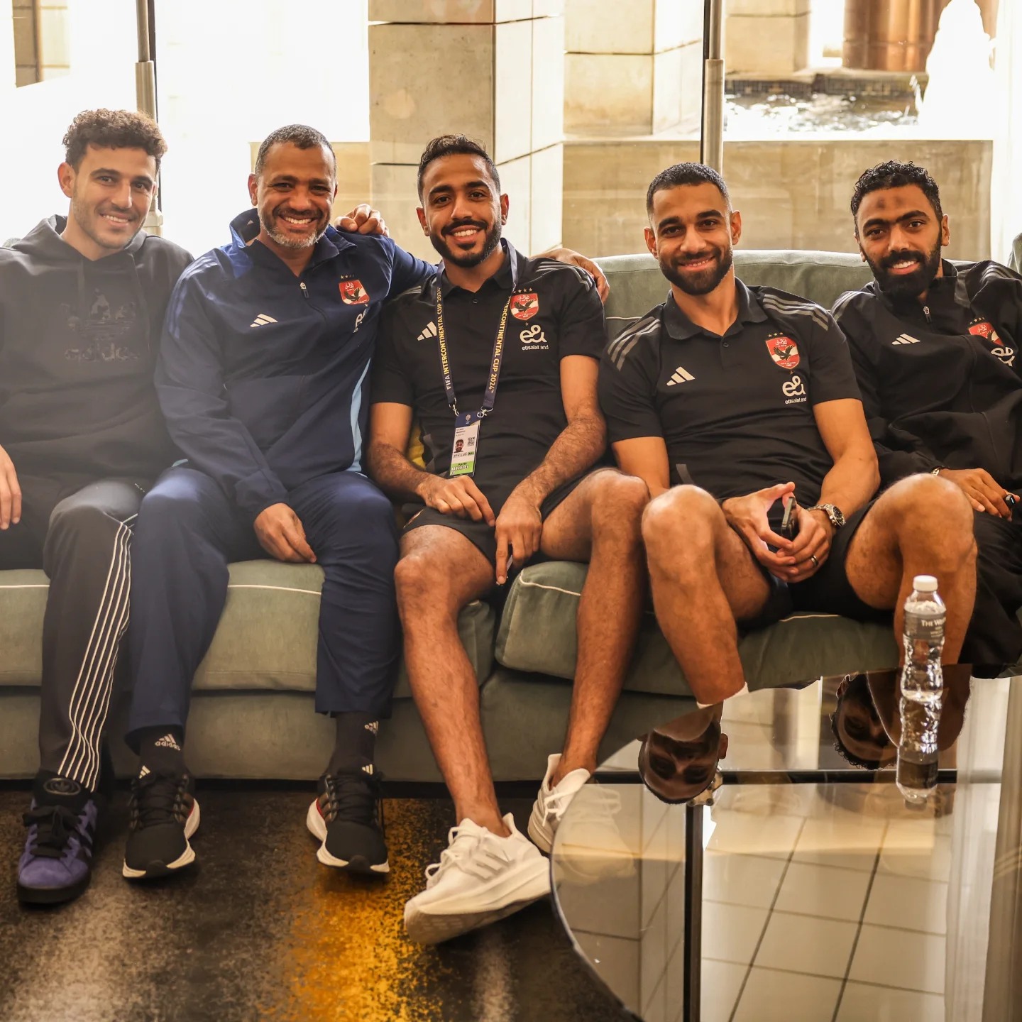 حمدي فتحي مع قمصان والشحات وكهربا والسولية