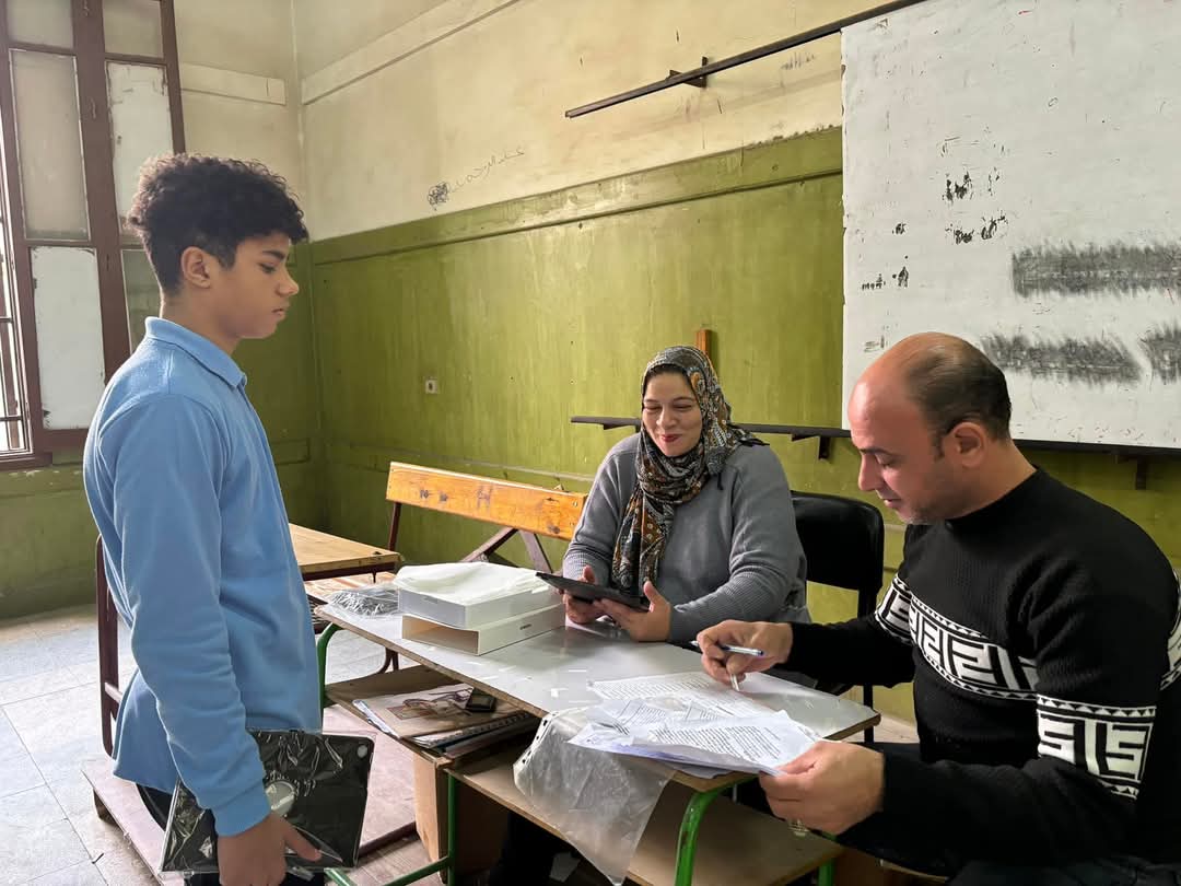 تسليم طلاب أولى ثانوى أجهزة التابلت