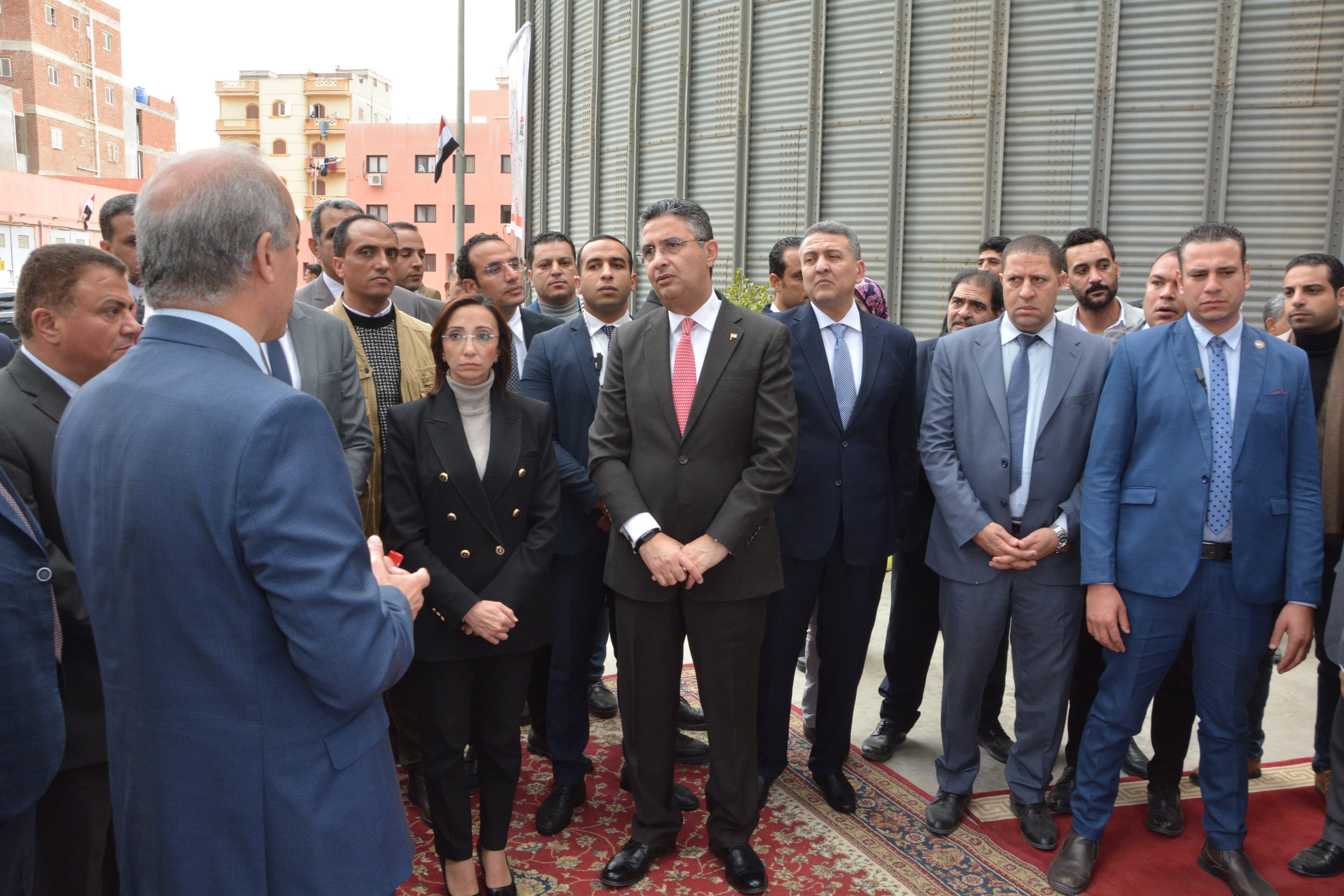 وزير التموين ومحافظ البحيرة يتفقدان صومعة دمنهور التابعة للشركة القابضة للصوامع والتخزين وزير التموين ومحافظ البحيرة يتفقدان صومعة دمنهور التابعة للشركة القابضة للصوامع والتخزين