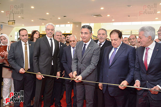 وزير-التموين-خلال-افتتاح-المعرض