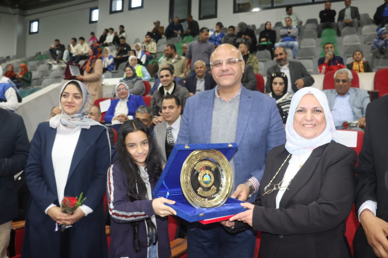 تكريم وكيل وزارة العمل بالقليوبية