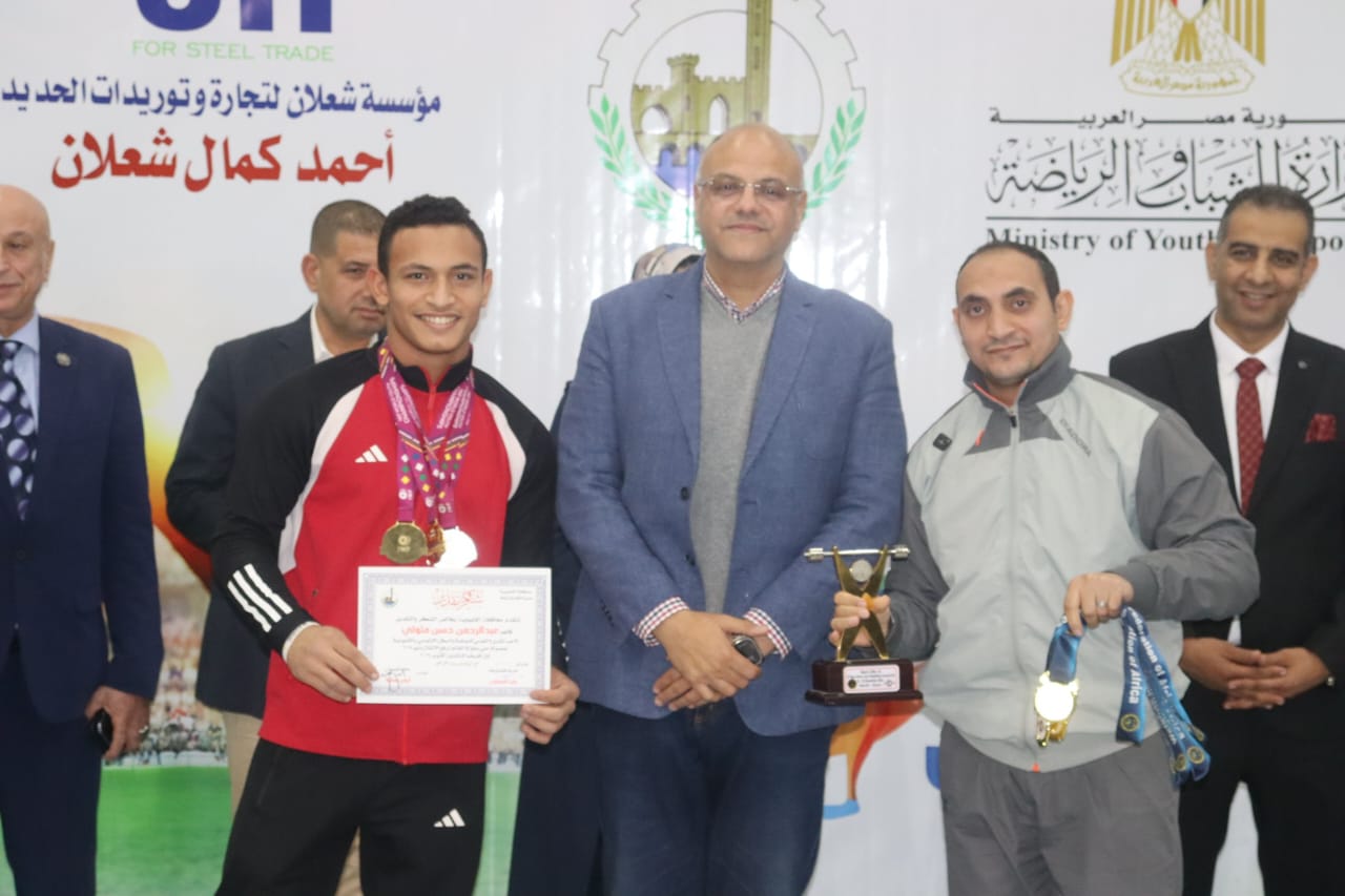 خلال التكريم