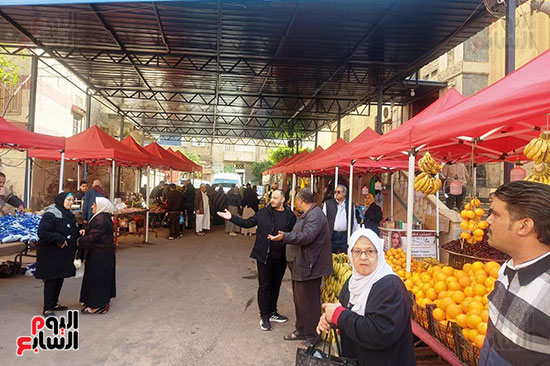 السوق-بميدان-المندرة