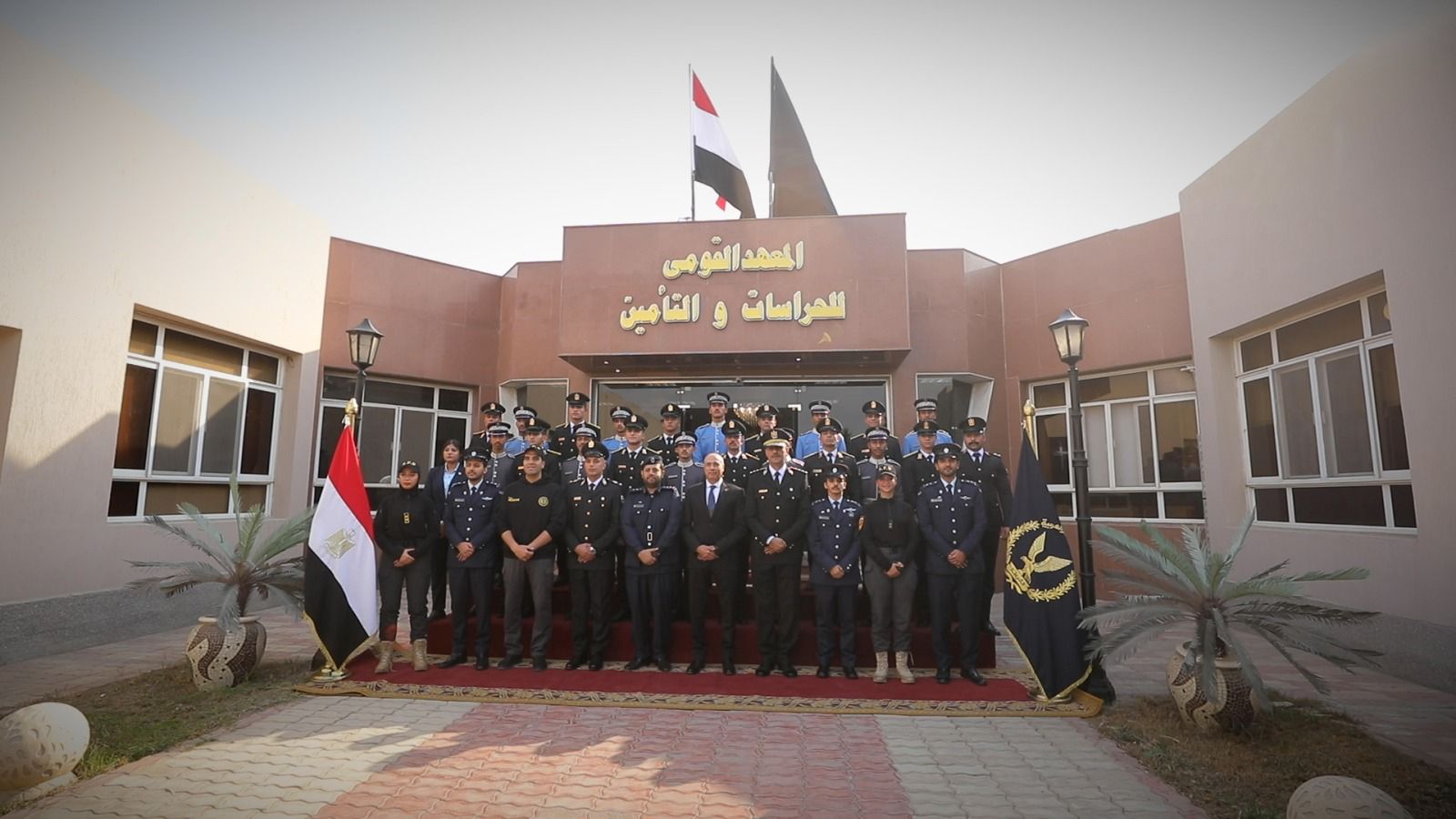 طلاب الأكاديمية المصرية والقطرية طلاب الأكاديمية المصرية والقطرية