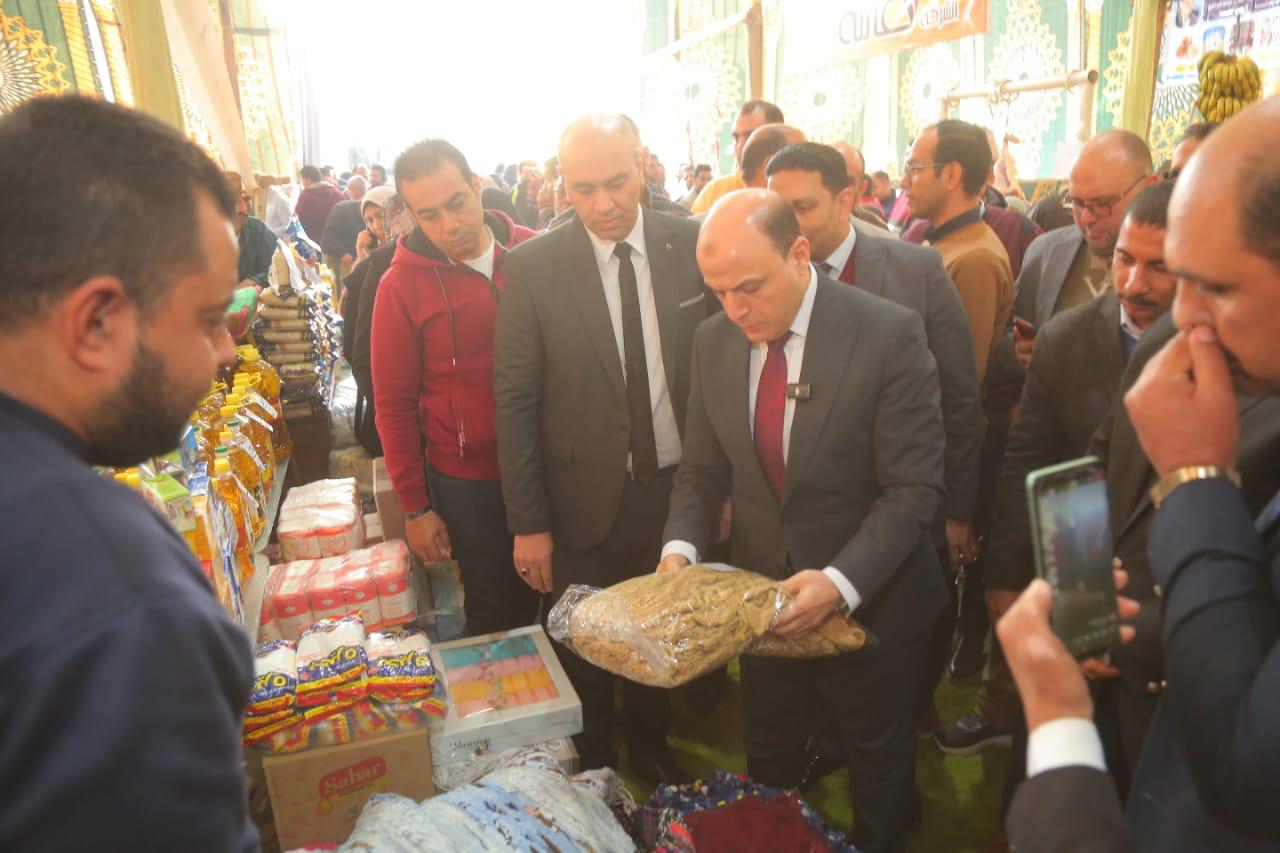 محافظ كفر الشيخ يوجه بتوفير السلع المخفضة محافظ كفر الشيخ يوجه بتوفير السلع المخفضة