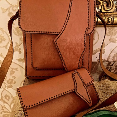 أعمال من الجلد الطبيعي أعمال من الجلد الطبيعي