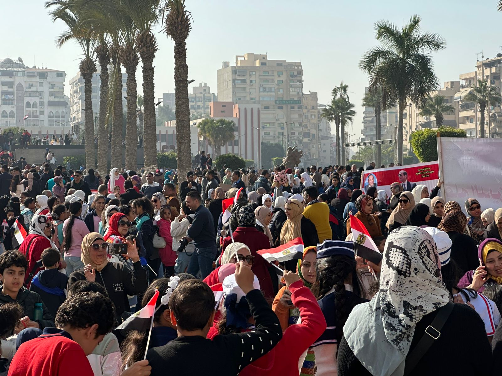 أعلام مصر تعلو في الميدان