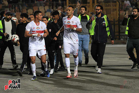 احتفال ناصر منسى مهاجم الزمالك  (6)