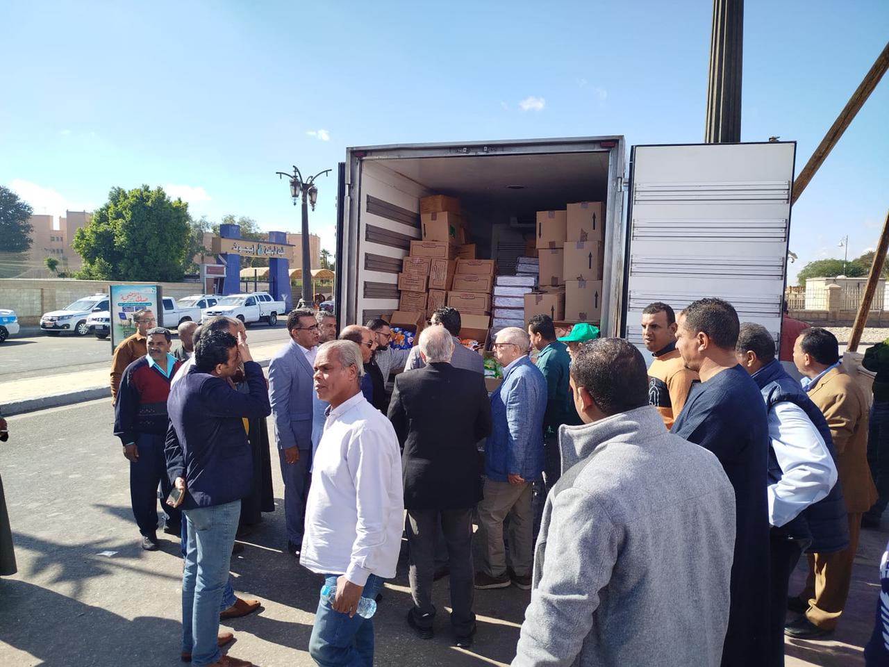 توفير اللحوم والدواجن في سوق اليوم الواحد الجديد بميدان ابو الحجاج توفير اللحوم والدواجن في سوق اليوم الواحد الجديد بميدان أبو الحجاج