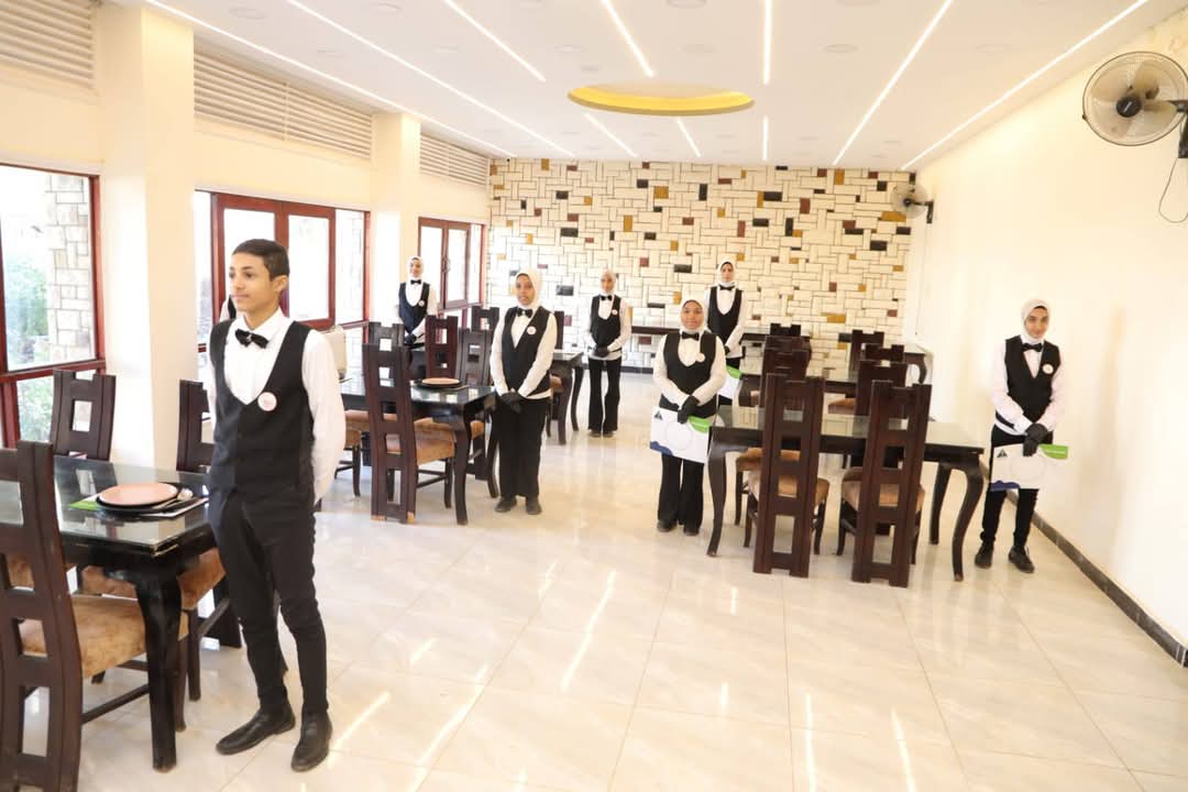 التجهيز لافتتاح مقر المدرسة فى الفصل الدراسى الثانى