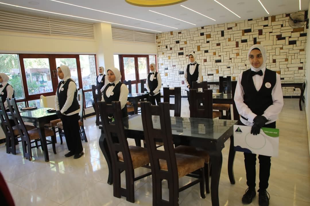 طالبات المدرسة الفندقية بالوادى الجديد