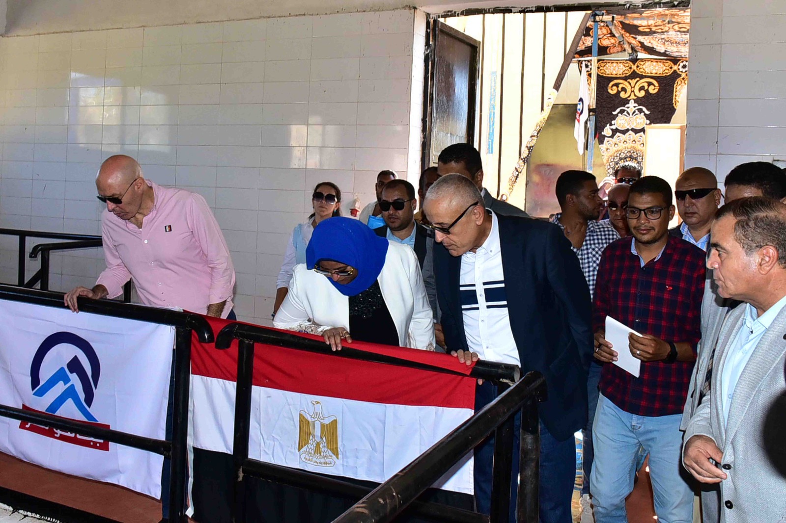 المحافظ خلال افتتاح محطة رفع المدامود بحرى