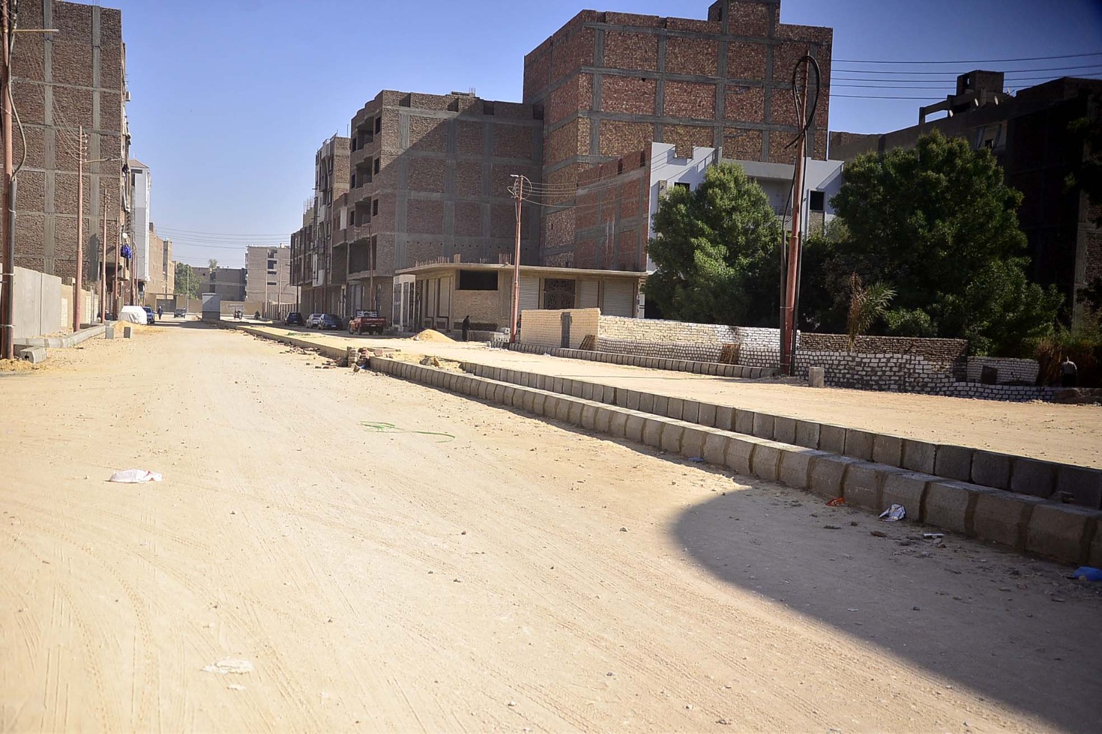 العمل اليومي في تطوير منطقة حوض 18 بالأقصر العمل اليومي في تطوير منطقة حوض 18 بالأقصر