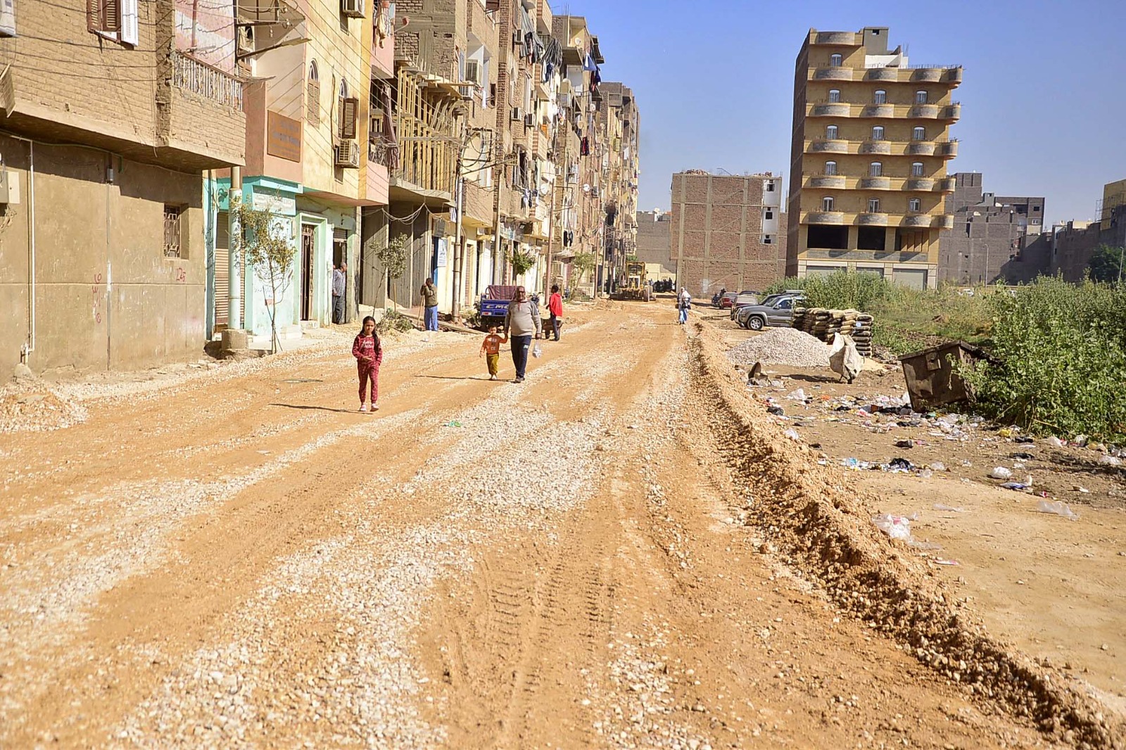 فتح عدد من الشوارع وتمهيد الطرق لحل أزمة حوض 18 فتح عدد من الشوارع وتمهيد الطرق لحل أزمة حوض 18