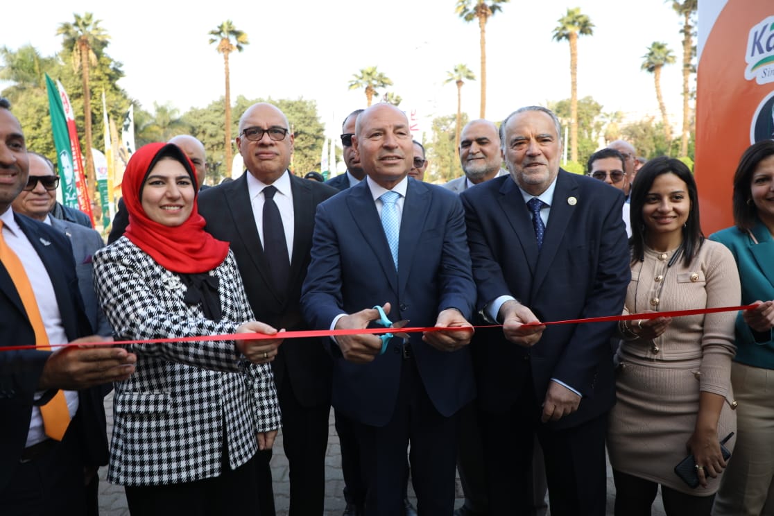 محافظ القاهرة يفتتح مهرجان الجبن المصرى بحديقة الحرية