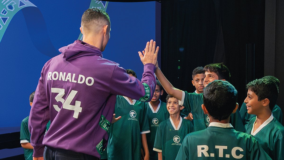 Ronaldo welcomes the children