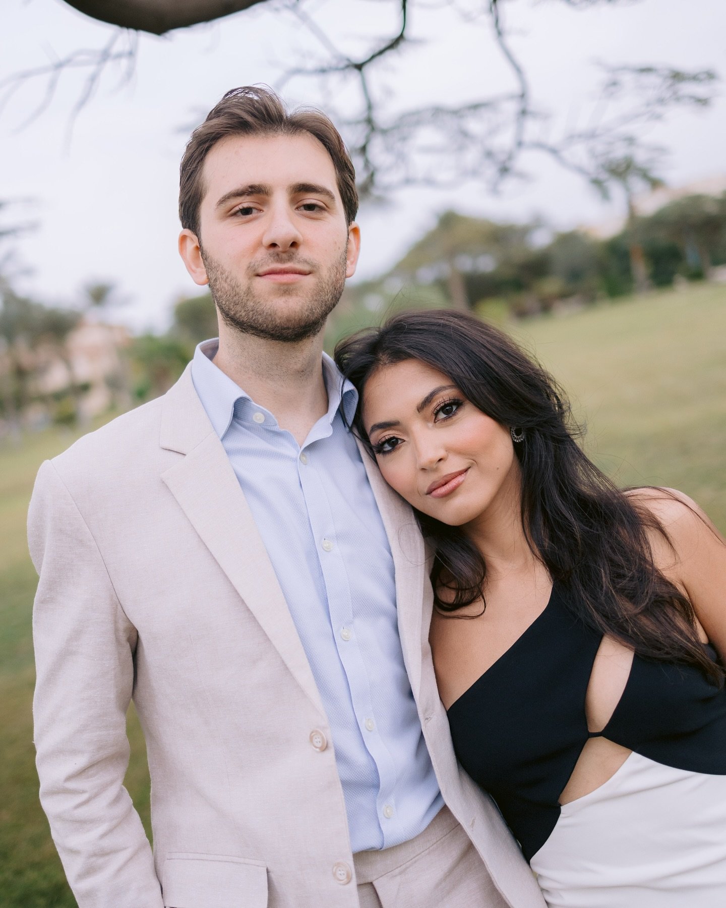 جلسة تصوير مي الغيطي وخطيبها