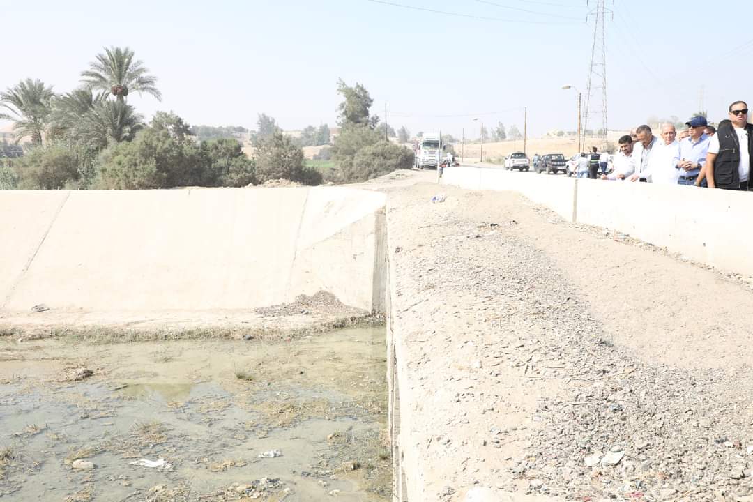 مخر السيول بقرية سنور 