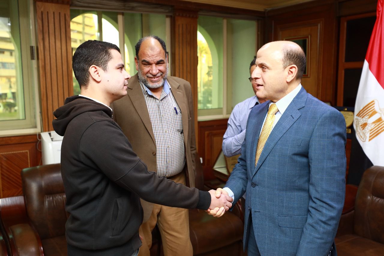 محافظ كفر الشيخ يشيد بالأبناء