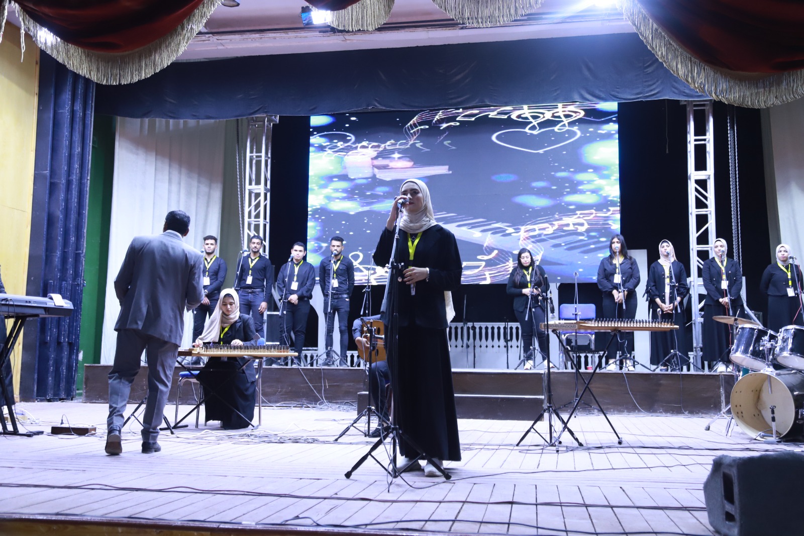 طالبة من جامعة سوهاج