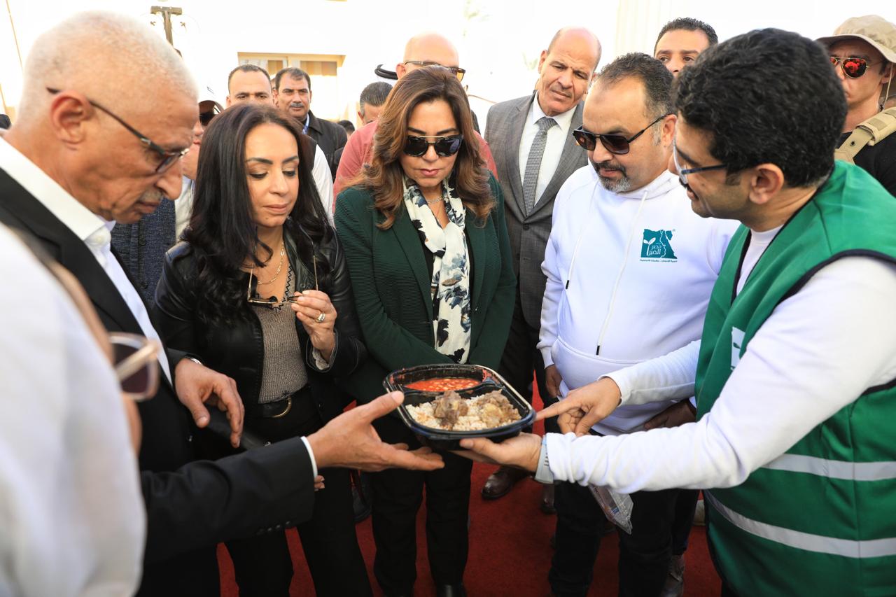 وزير التنمية المحلية يتفقد مدينة الشباب بالعريش