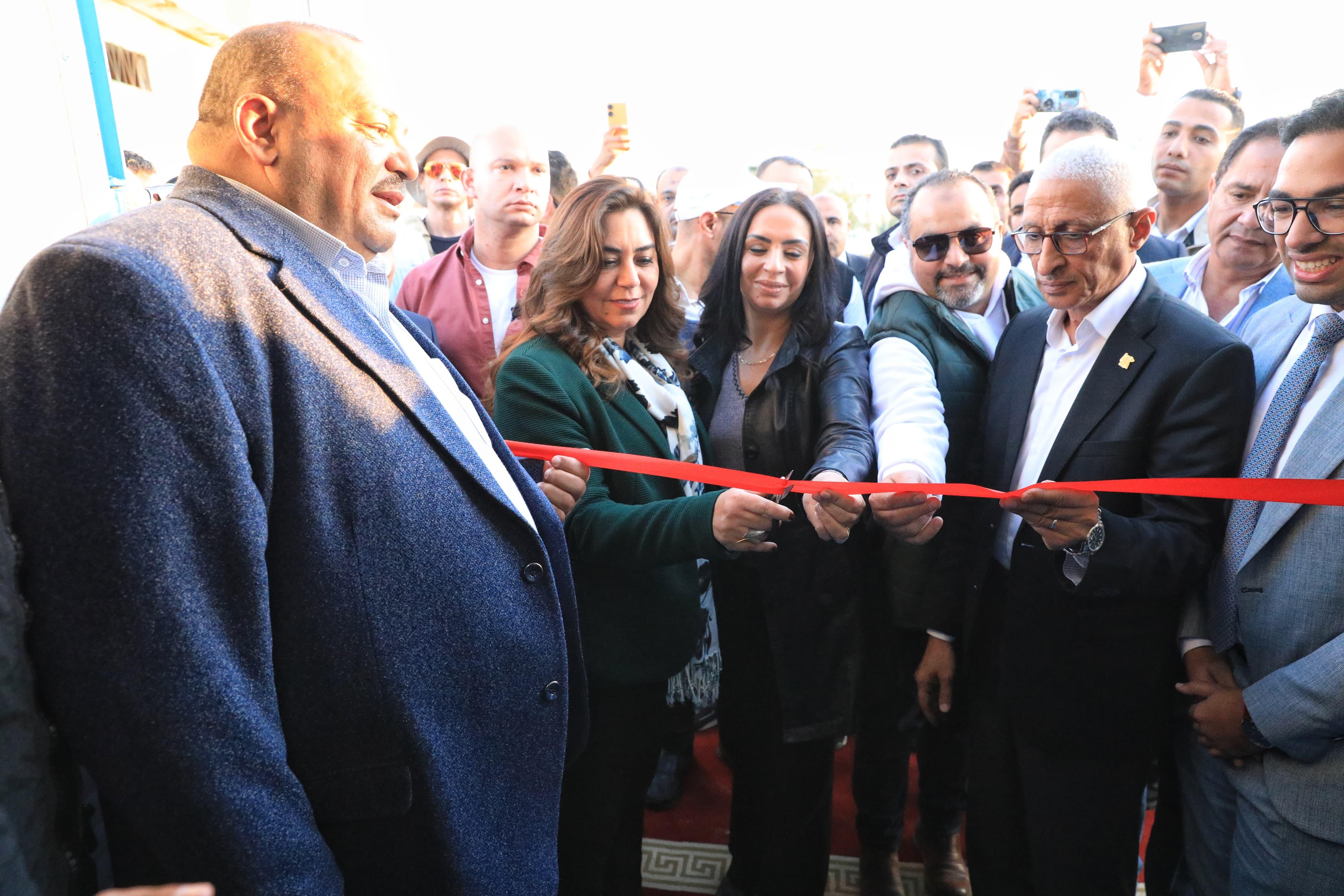 وزيرتا التنمية المحلية والتضامن تفتتحان محطة تحلية المياه بقرية أبو العراج