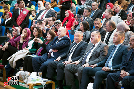 المحافظ-ومسؤل-مبادرة-جسور