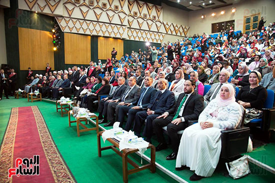 المحافظ-والضيوف