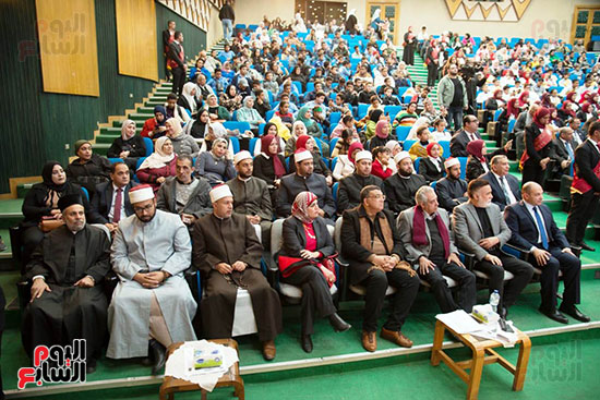 حضور-كبير-في-الإحتفالية