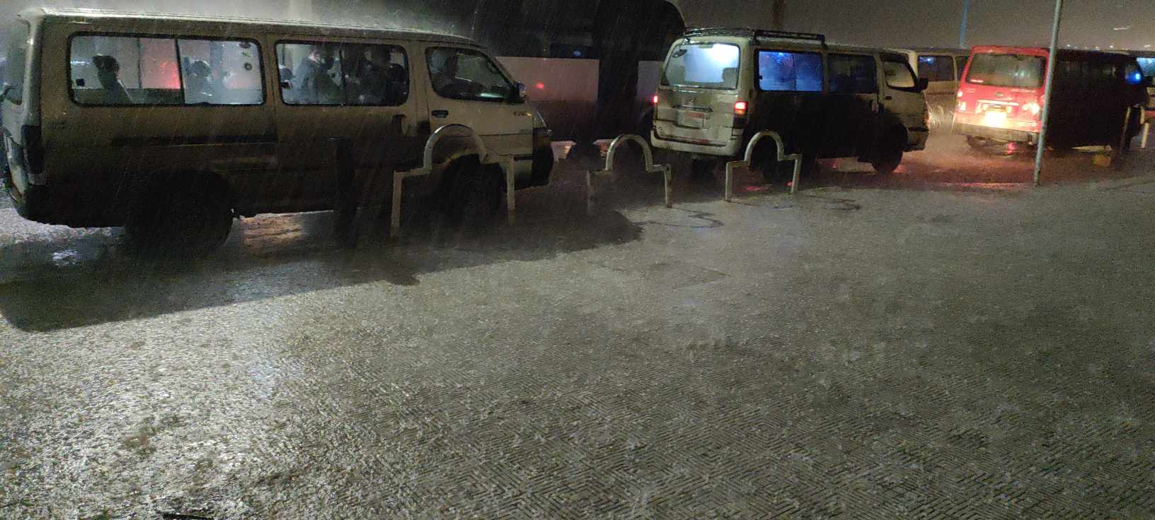 سقوط ثلج وامطار غزيرة على الإسكندرية