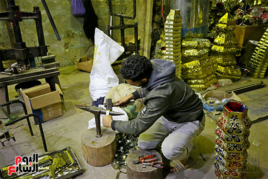 صناعة فوانيس رمضان حرفة اشتهرت في مصر