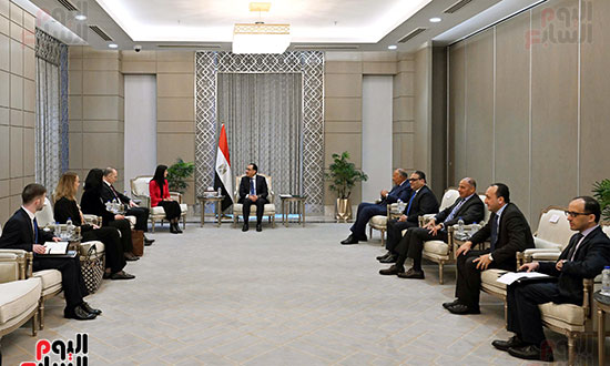 اجتماع رئيس الوزراء بوزيرة خارجية بلغاريا