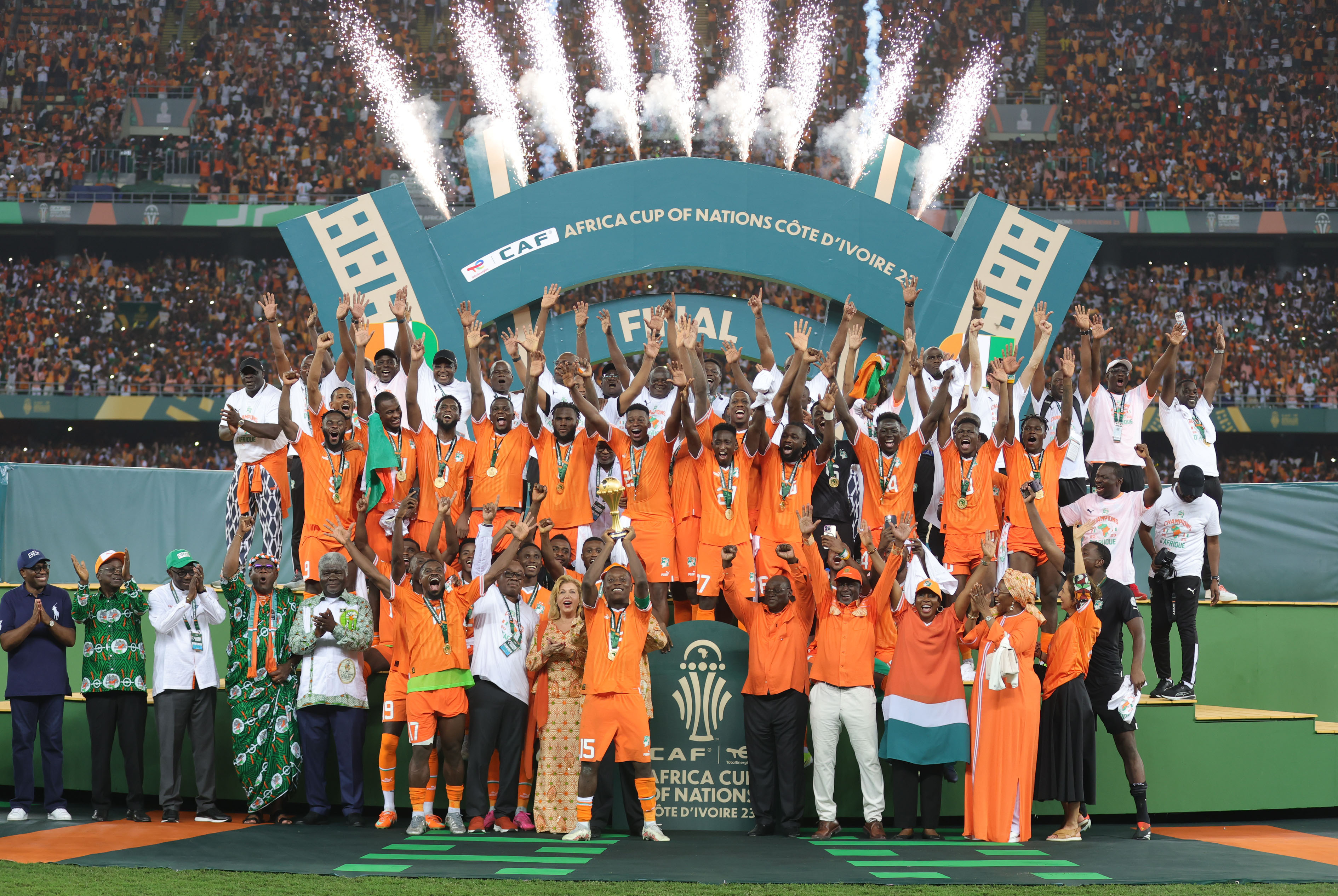 منتخب ساحل العاج يحتفل باللقب