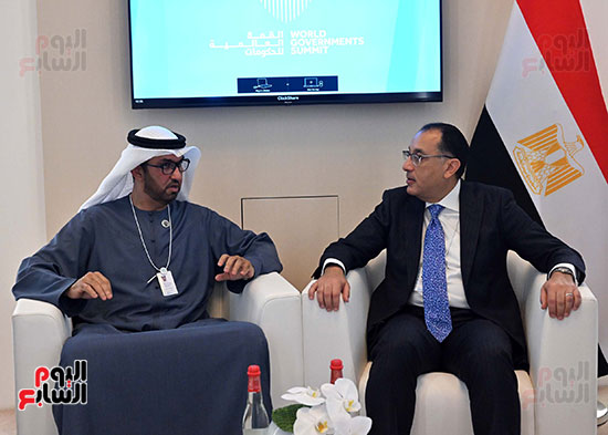 رئيس الوزراء يلتقى وزير الصناعة والتكنولوجيا المتقدمة الإماراتى (3)