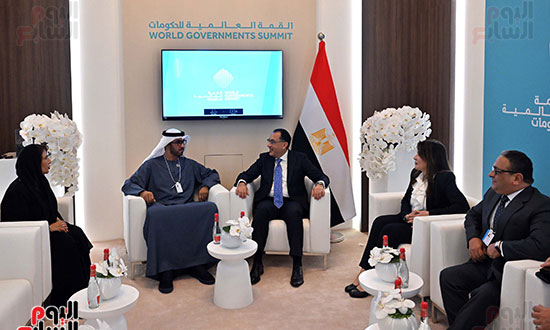 رئيس الوزراء يلتقى وزير الصناعة والتكنولوجيا المتقدمة الإماراتى (1)