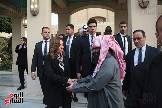 وصول تركى الشيخ الى دار الأوبرا وتستقبلة وزيرة الثقافة
