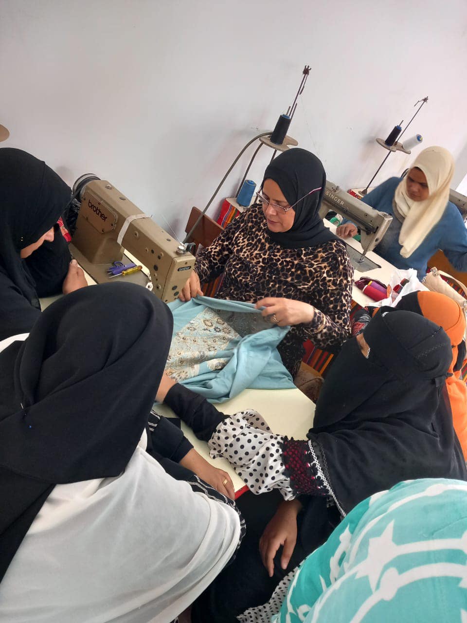 تدريب السيدات على الخياطة بكفر الشيخ
