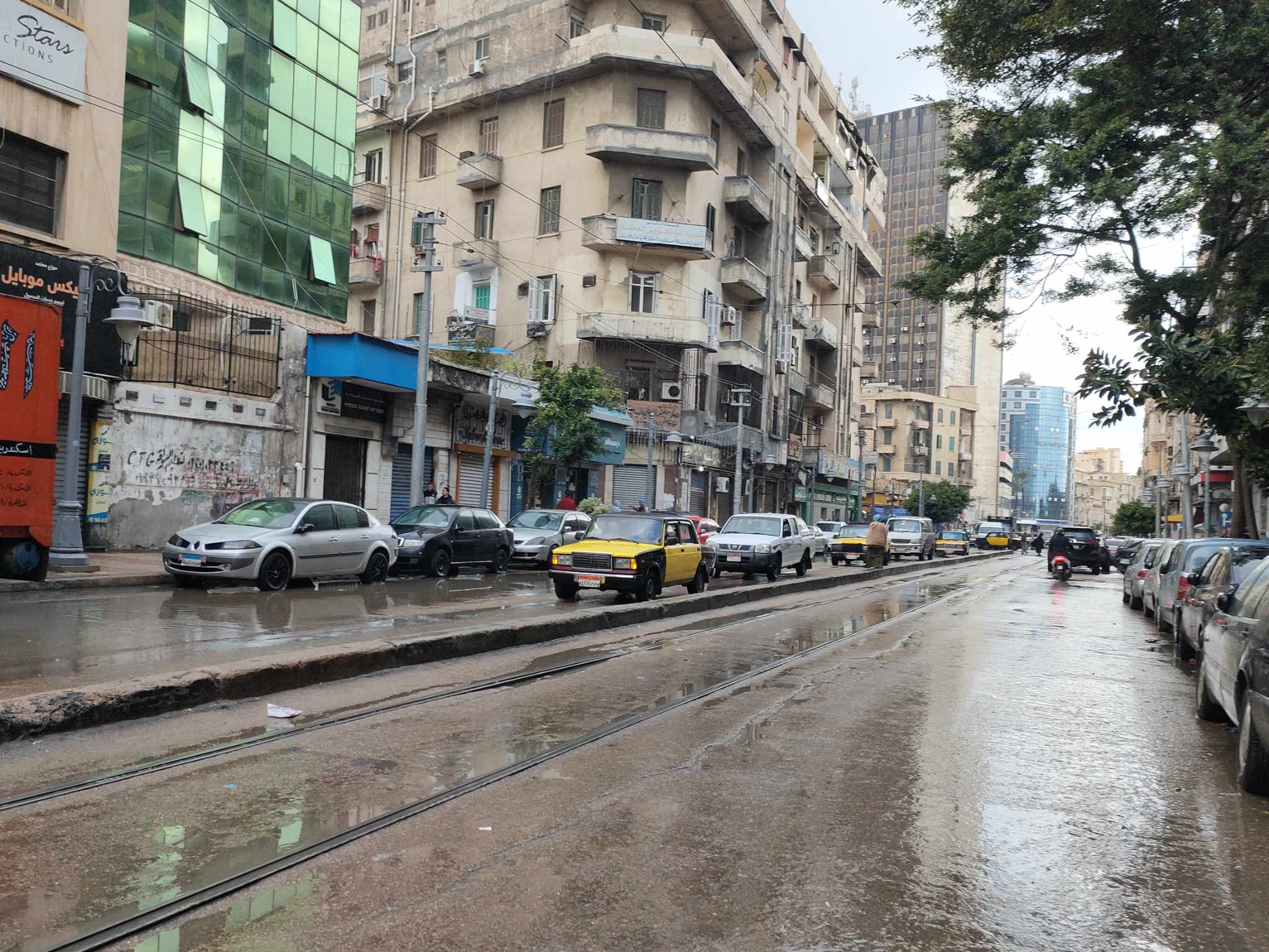 امطار غزيرة علي  مناطق وسط الإسكندرية