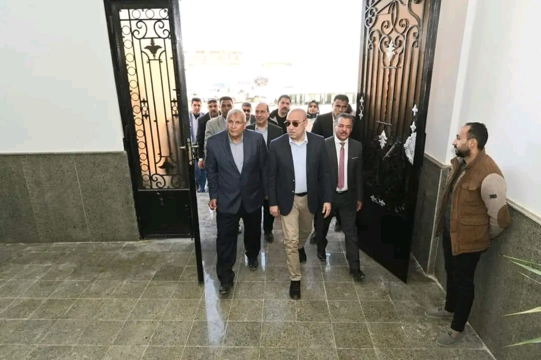 وزير الإسكان ومحافظ الوادي الجديد ورئيس جامعة الأزهر يفتتحون كلية الأزهر للبنات (4)