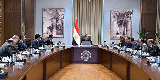 لقاء رئيس الوزراء مع رئيس ادارة الشركة المصرية الكويتية (3)