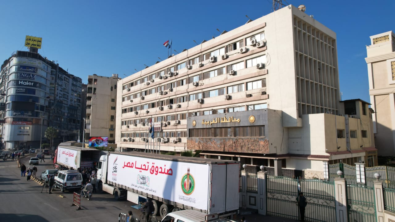 محافظ الغربية يتفقد قوافل أبواب الخير (6)