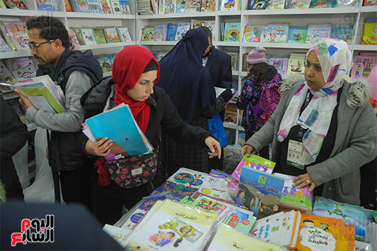 زوار معرض القاهرة الدولى للكتاب زوار معرض القاهرة الدولى للكتاب