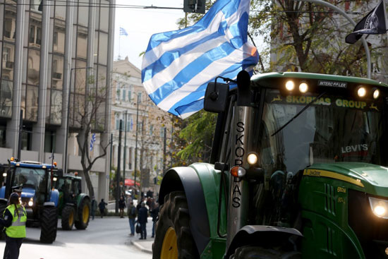 مزارعون يونانيون يتجمعون في أثينا