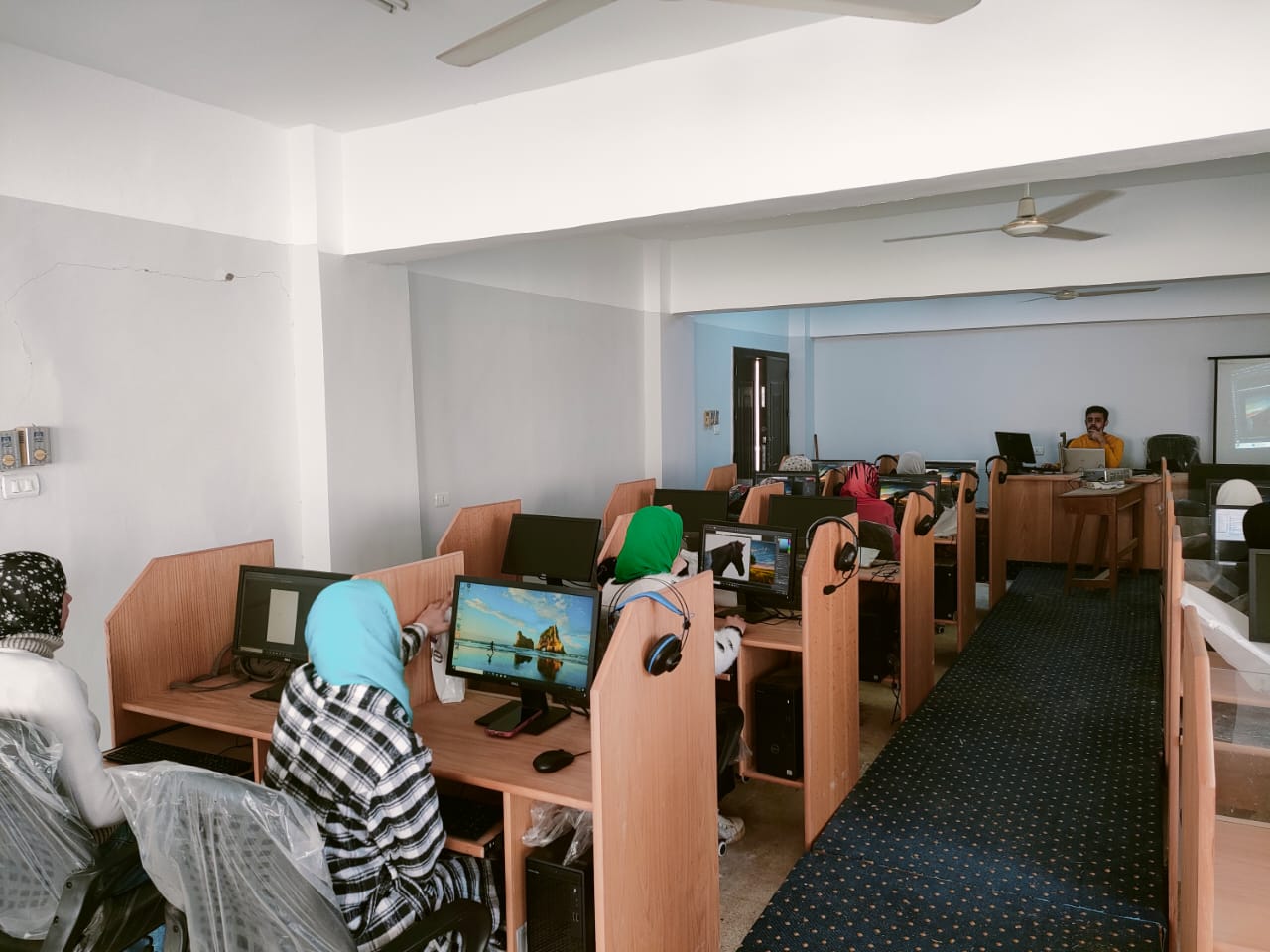 برامج في الحاسب الألي للفتيات بكفر الشيخ