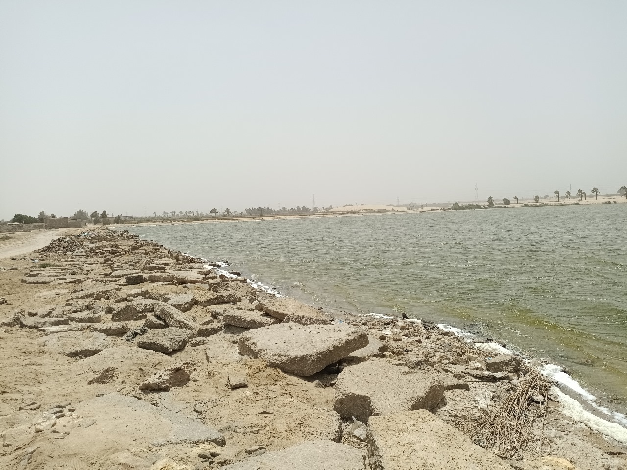 بحيرة الشيخ سليم تجلس فيها كأنك على شط القنال (3)