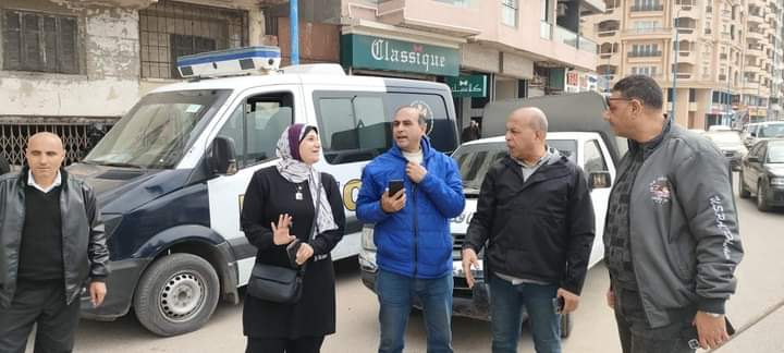 رئيس حي المنتزة اول يتابع إزالة أجزاء خطرة من عقار بالإسكندرية