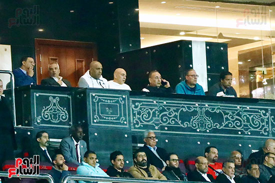 الجهاز الفنى لمنتخب مصر يتابع مباراة الاهلى والبلدية