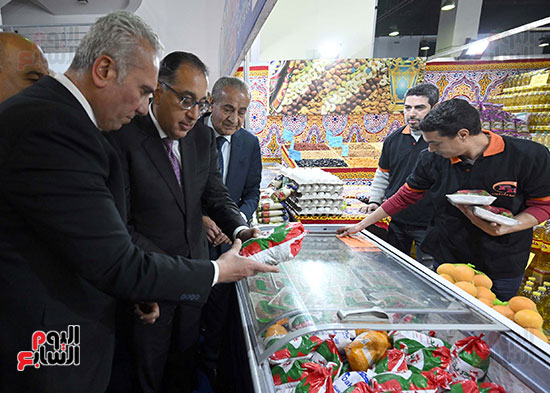 رئيس الوزراء يفتتح معرض أهلا رمضان الرئيسى فى مدينة نصر (3)